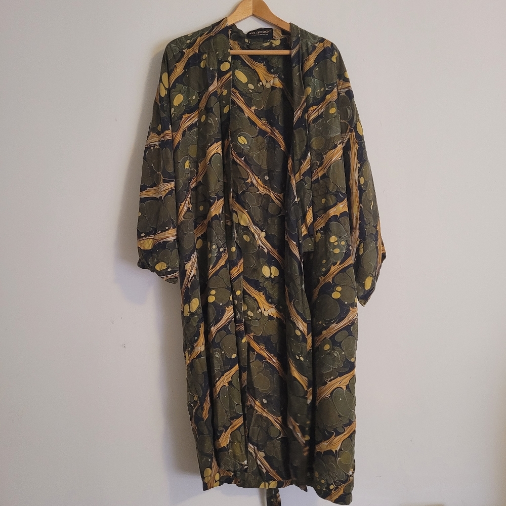 Hotel Saint Vincent by Far West Collective Marbled Silk Robe
